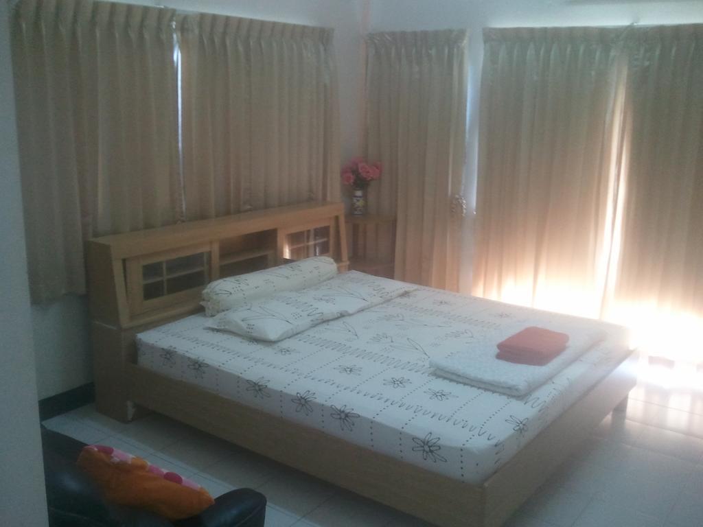M & A Guesthouse Хуа Хин Стая снимка