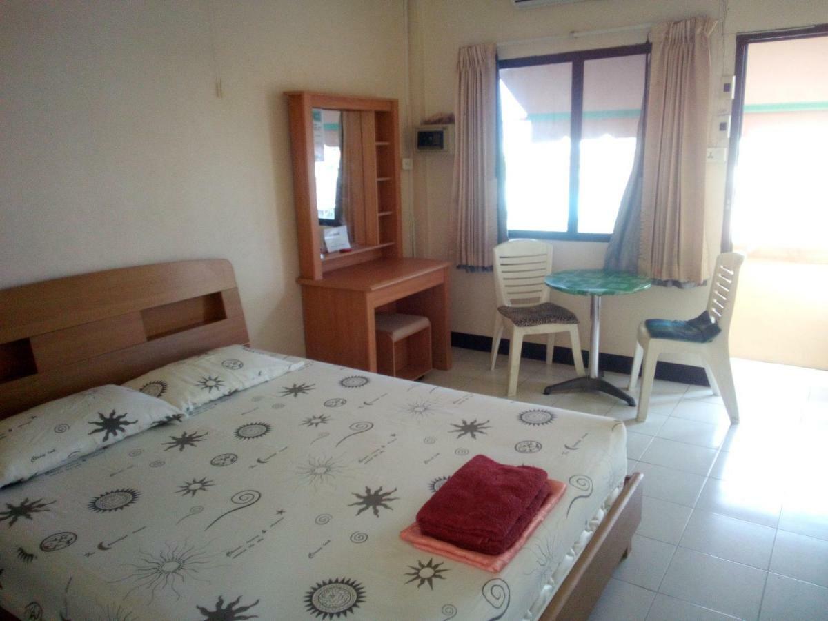 M & A Guesthouse Хуа Хин Екстериор снимка