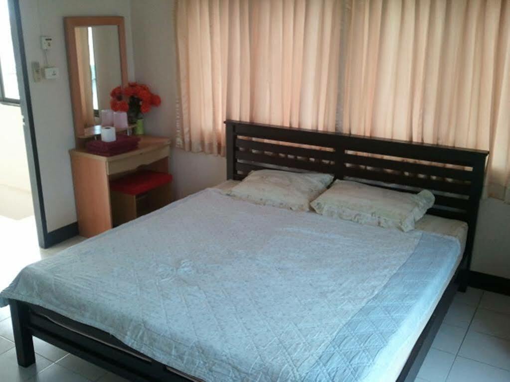 M & A Guesthouse Хуа Хин Екстериор снимка