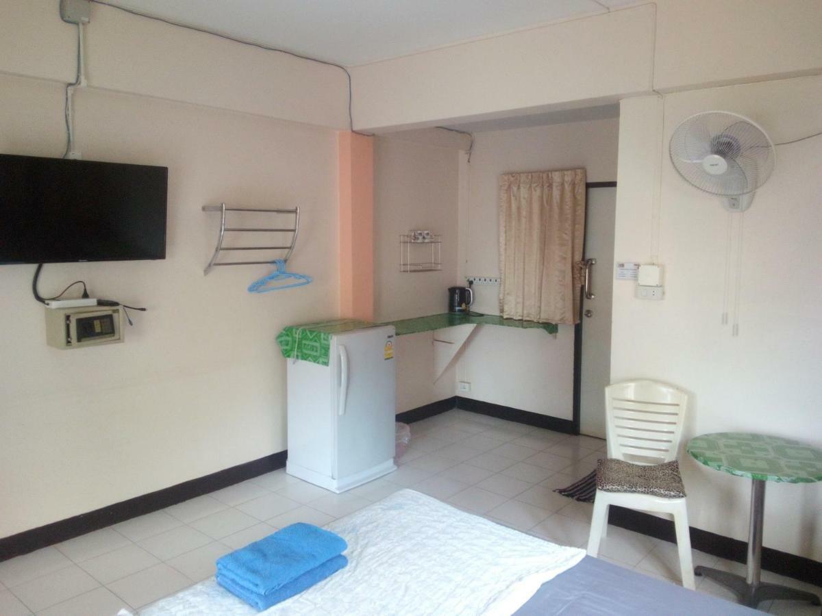 M & A Guesthouse Хуа Хин Екстериор снимка