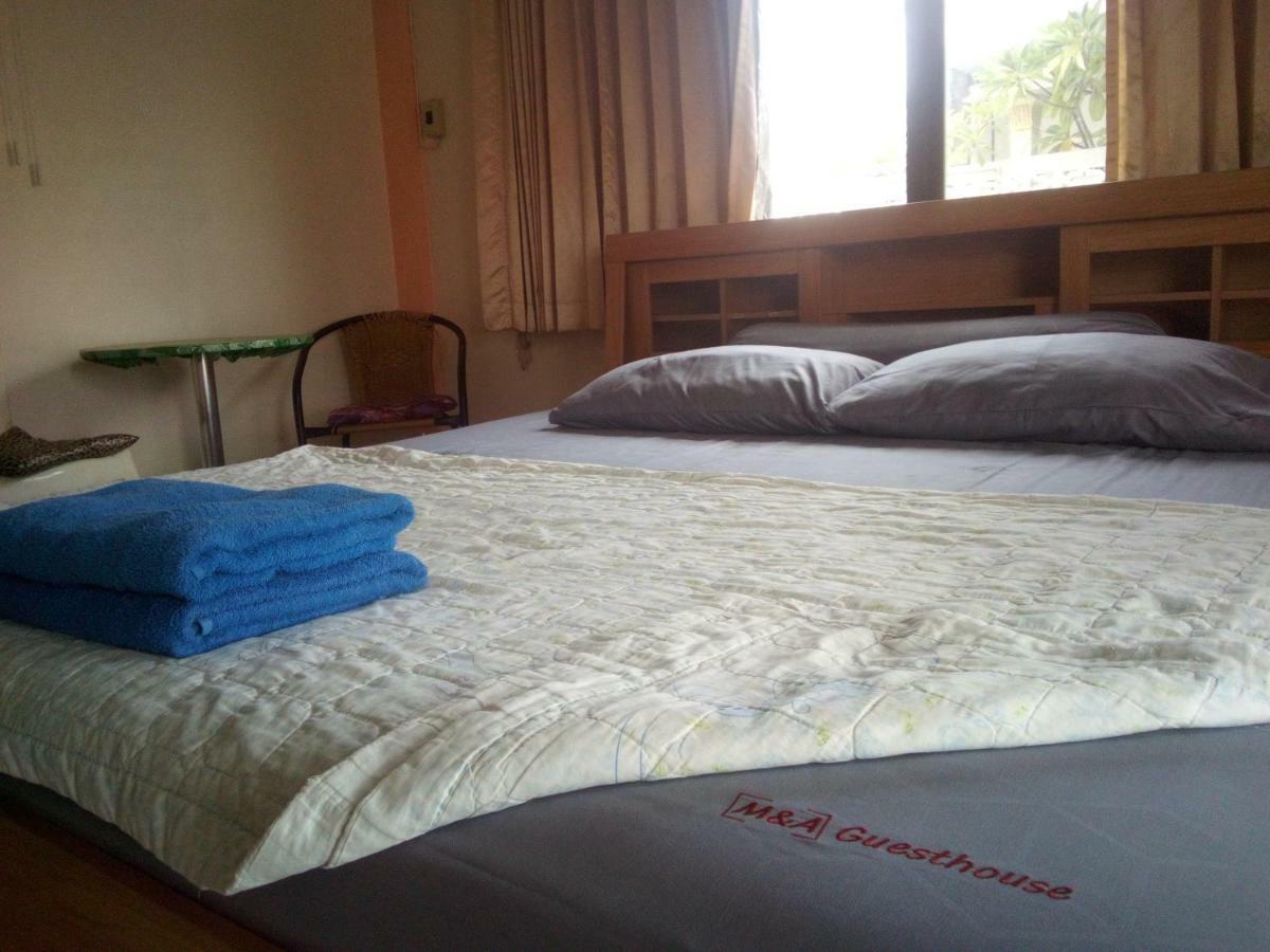 M & A Guesthouse Хуа Хин Екстериор снимка